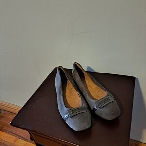 NWT Size 11M Clark's flats.